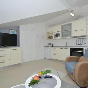 Klaudia , Trogir Kroatien